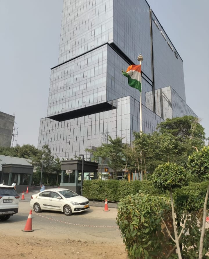 Commercial Building for sale (rental building + mall)