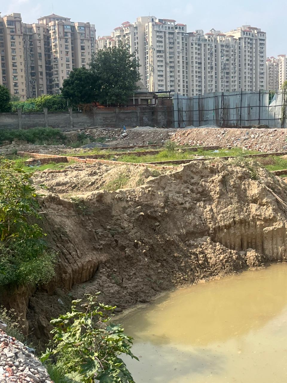 Plot for sale - Noida Sector 76, Delhi